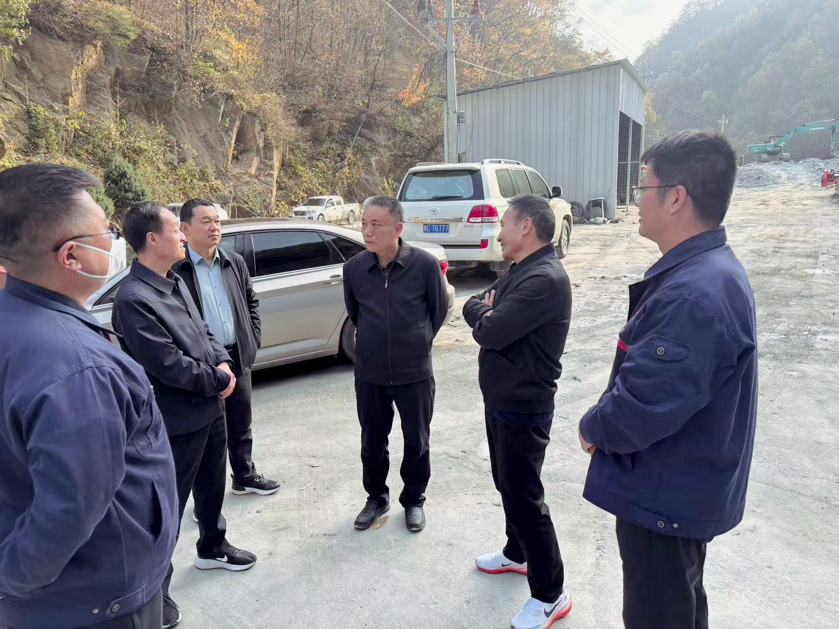 盧氏縣委書記胡志權(quán)親臨雙河金礦調(diào)研